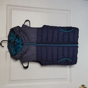 Sonoma boys winter vest, size 7. NWOT.  Navy blue, gray and green trim.